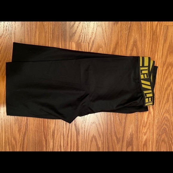 LF leggings with black and gold waistband - Picture 3 of 3